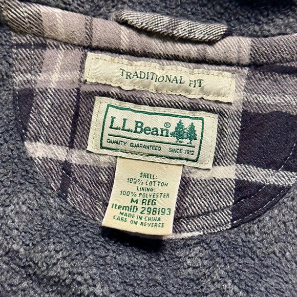 L.L. Bean Men's Fleece-Lined Hooded Flannel Shirt Jacket - Grey/White Plaid - Picture 4 of 6